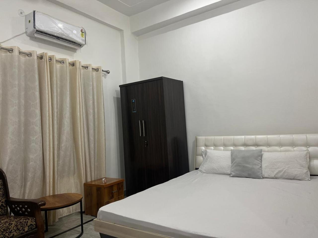 Shri Ram International Home Stay Ayodhya Room photo